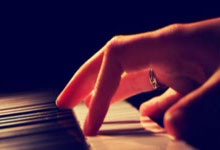 黑白体育：第100冠要来了！德约科维奇有望一战刷新3大传奇纪录，超越费德勒.